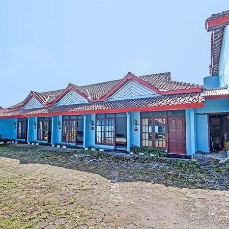 Capital O 91644 Loka Hause Hotel Salatiga Ngoại thất bức ảnh