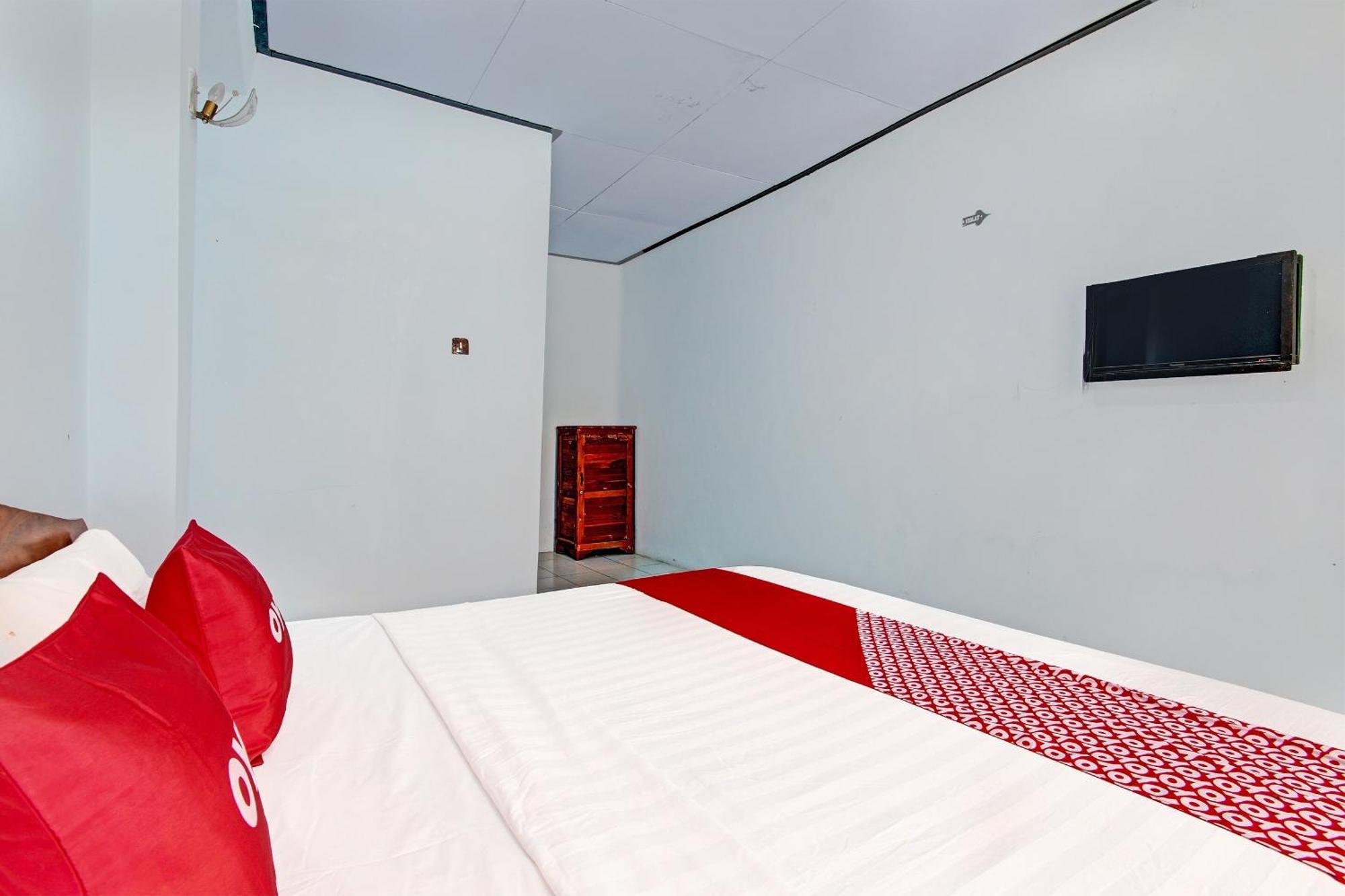 Capital O 91644 Loka Hause Hotel Salatiga Ngoại thất bức ảnh