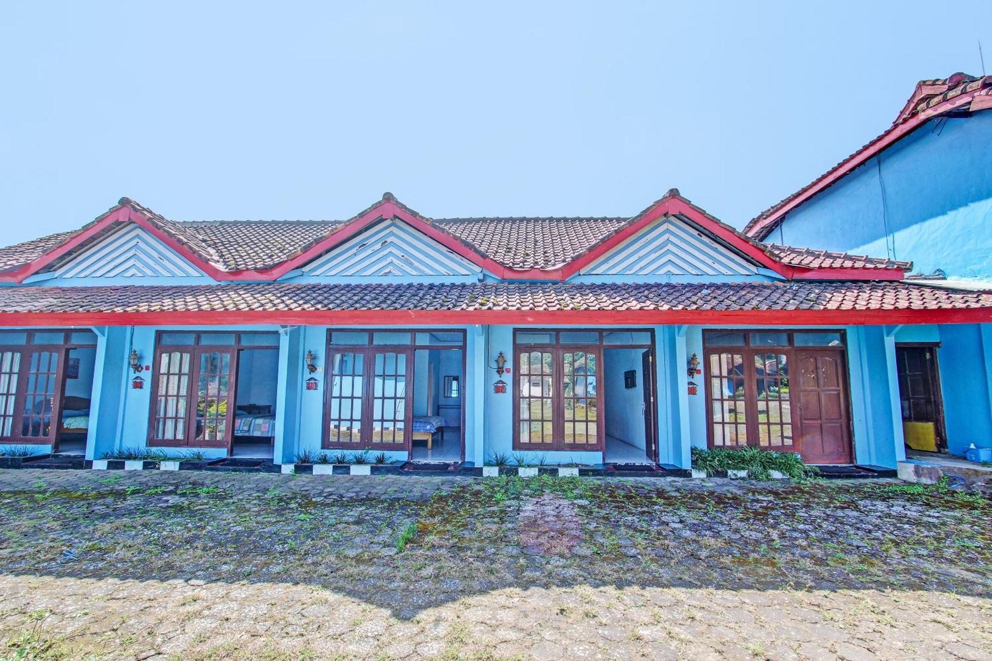 Capital O 91644 Loka Hause Hotel Salatiga Ngoại thất bức ảnh
