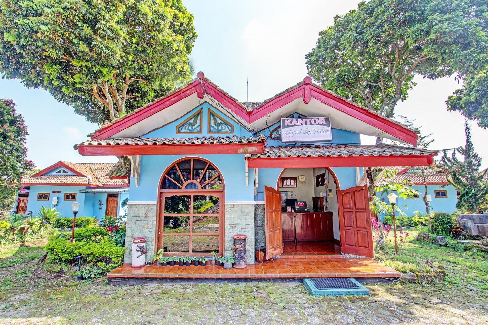 Capital O 91644 Loka Hause Hotel Salatiga Ngoại thất bức ảnh