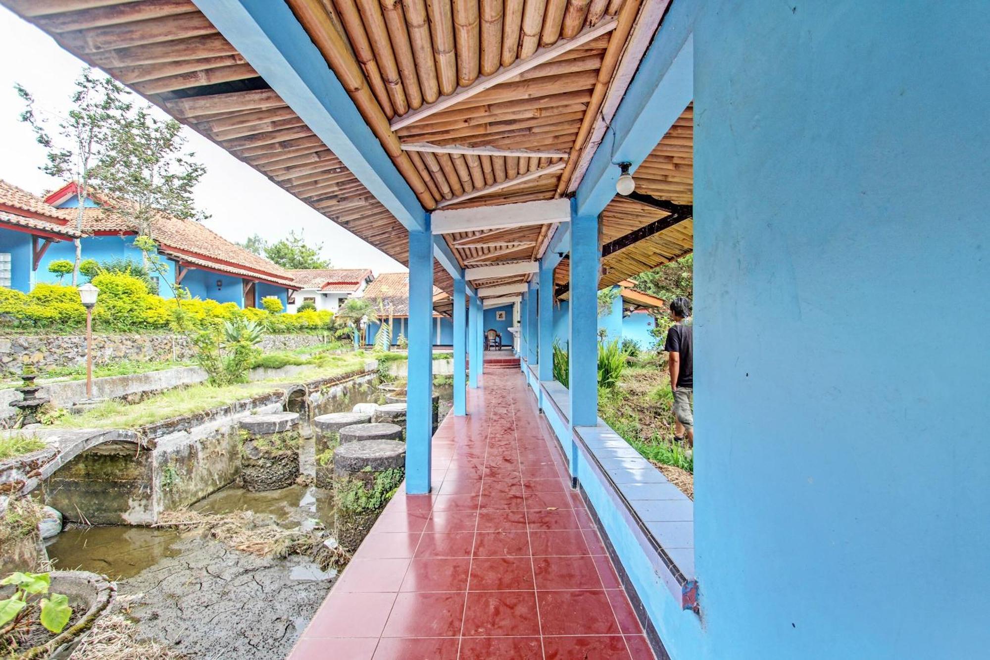 Capital O 91644 Loka Hause Hotel Salatiga Ngoại thất bức ảnh