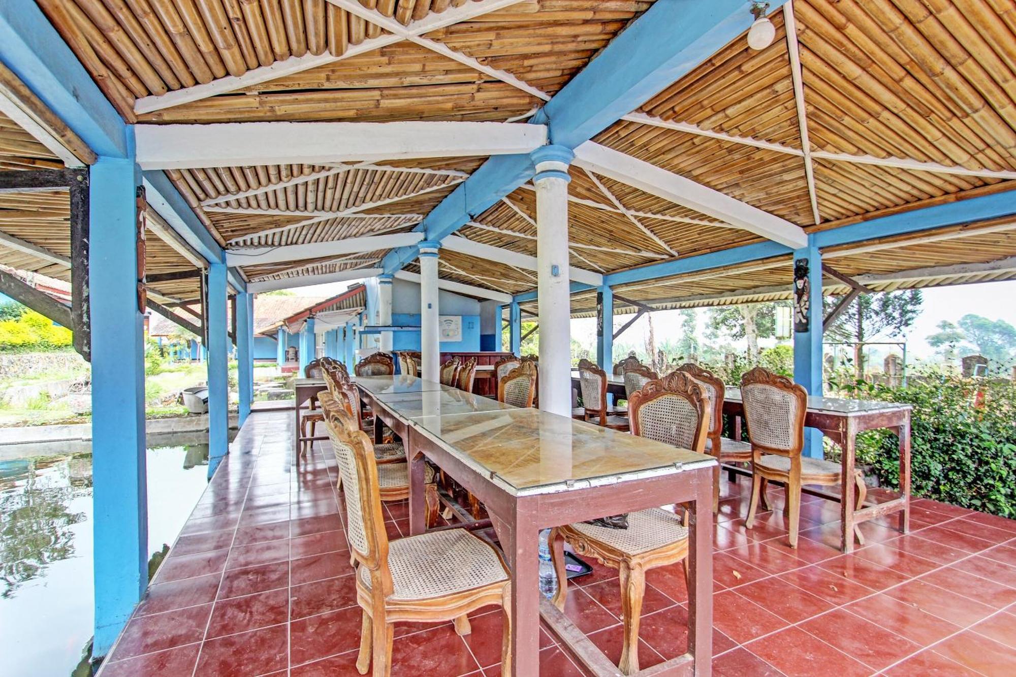 Capital O 91644 Loka Hause Hotel Salatiga Ngoại thất bức ảnh