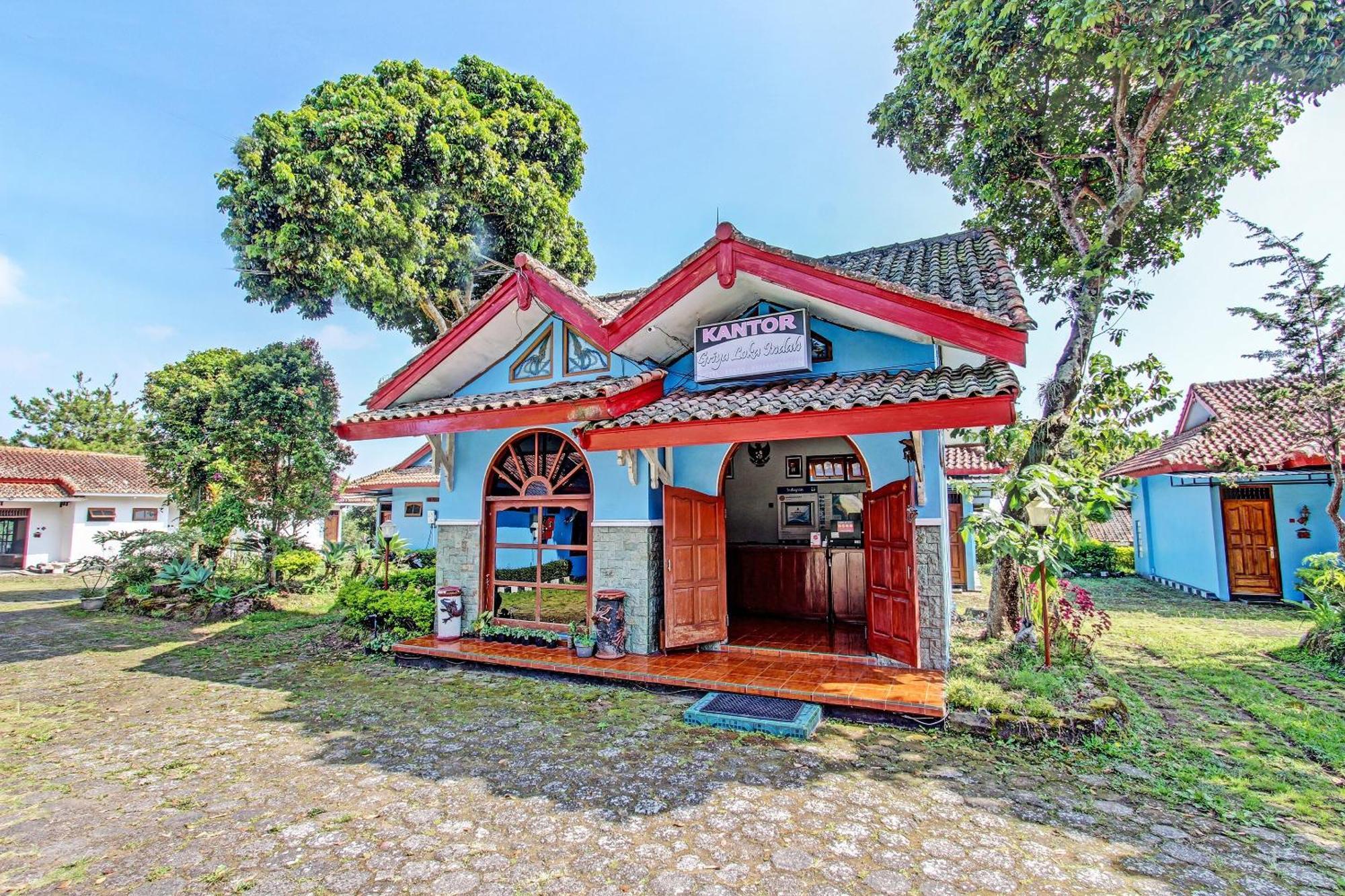 Capital O 91644 Loka Hause Hotel Salatiga Ngoại thất bức ảnh